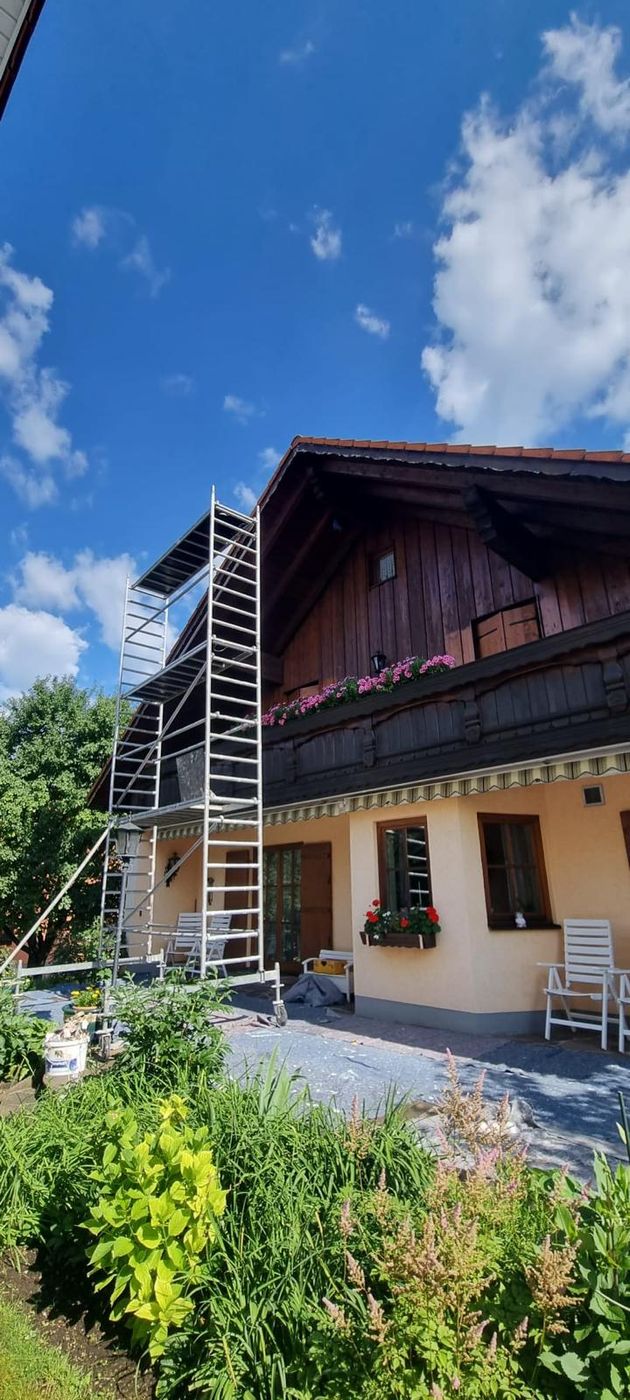 Fassadenarbeiten an einem Wohnhaus